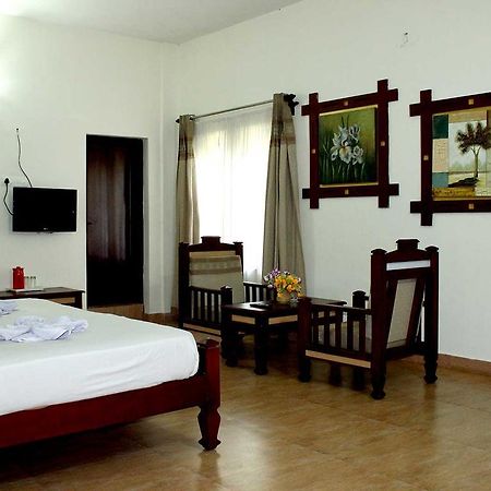 Wayanad Gate Resort มานันทาวดี ภายนอก รูปภาพ