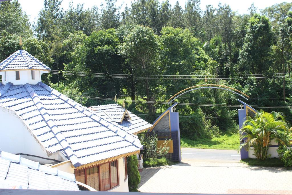Wayanad Gate Resort มานันทาวดี ภายนอก รูปภาพ