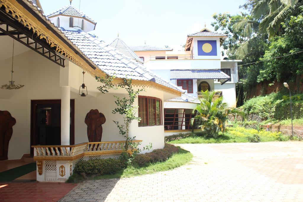 Wayanad Gate Resort มานันทาวดี ภายนอก รูปภาพ