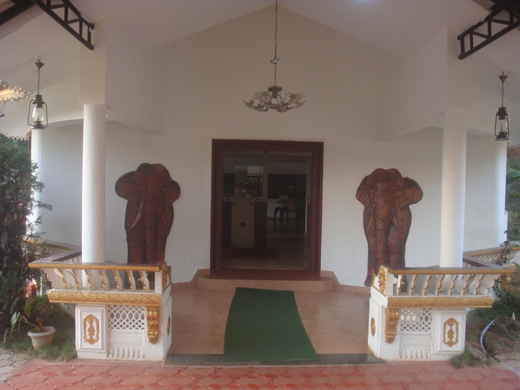 Wayanad Gate Resort มานันทาวดี ภายนอก รูปภาพ