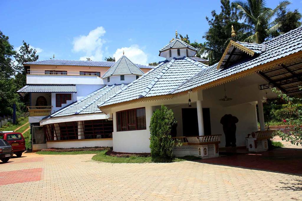 Wayanad Gate Resort มานันทาวดี ภายนอก รูปภาพ